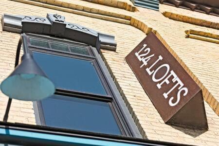 Hip Urban Loft-small Town Charm-124 Lofts #2 Apartment West Dundee