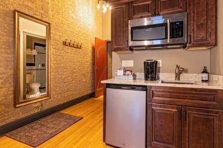 Hip Urban Loft-small Town Charm-124 Lofts #2 * West Dundee